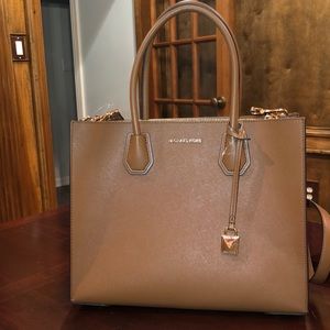 Michael Kors tote